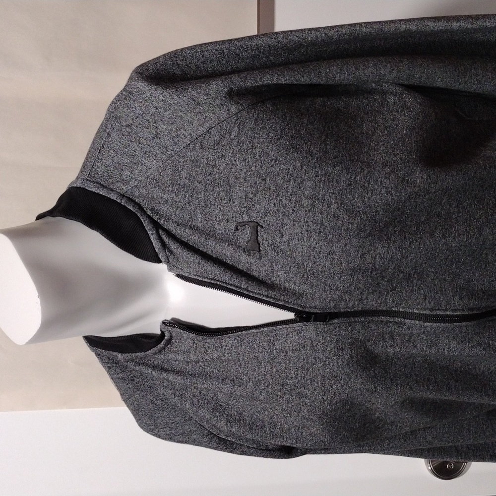 Cuffys Cape Cod mens grey and black zip jacket with pockets. Large